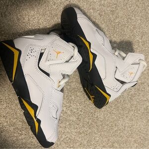 Kids Jordan True Flight PS in White and Yellow